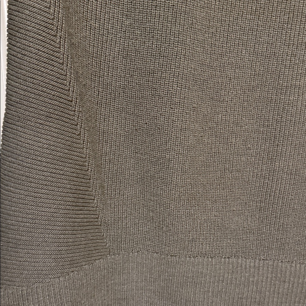 Athleta Olive knit sweater - Picture 4 of 7